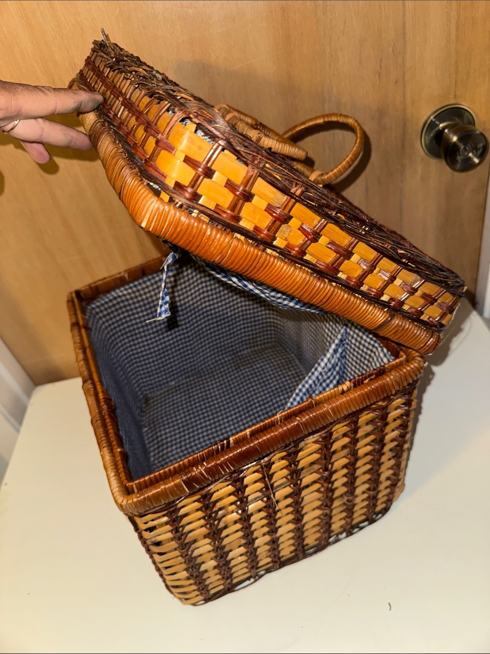 Vintage Wicker Rattan Picnic Storage Sewing Yarn Lined Basket Large No Handle - Picture 3 of 6